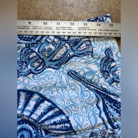 Lilly Pulitzer Shorts Size 2 Womens Blue Floral Shell Print Originals Callahan - Picture 3 of 8